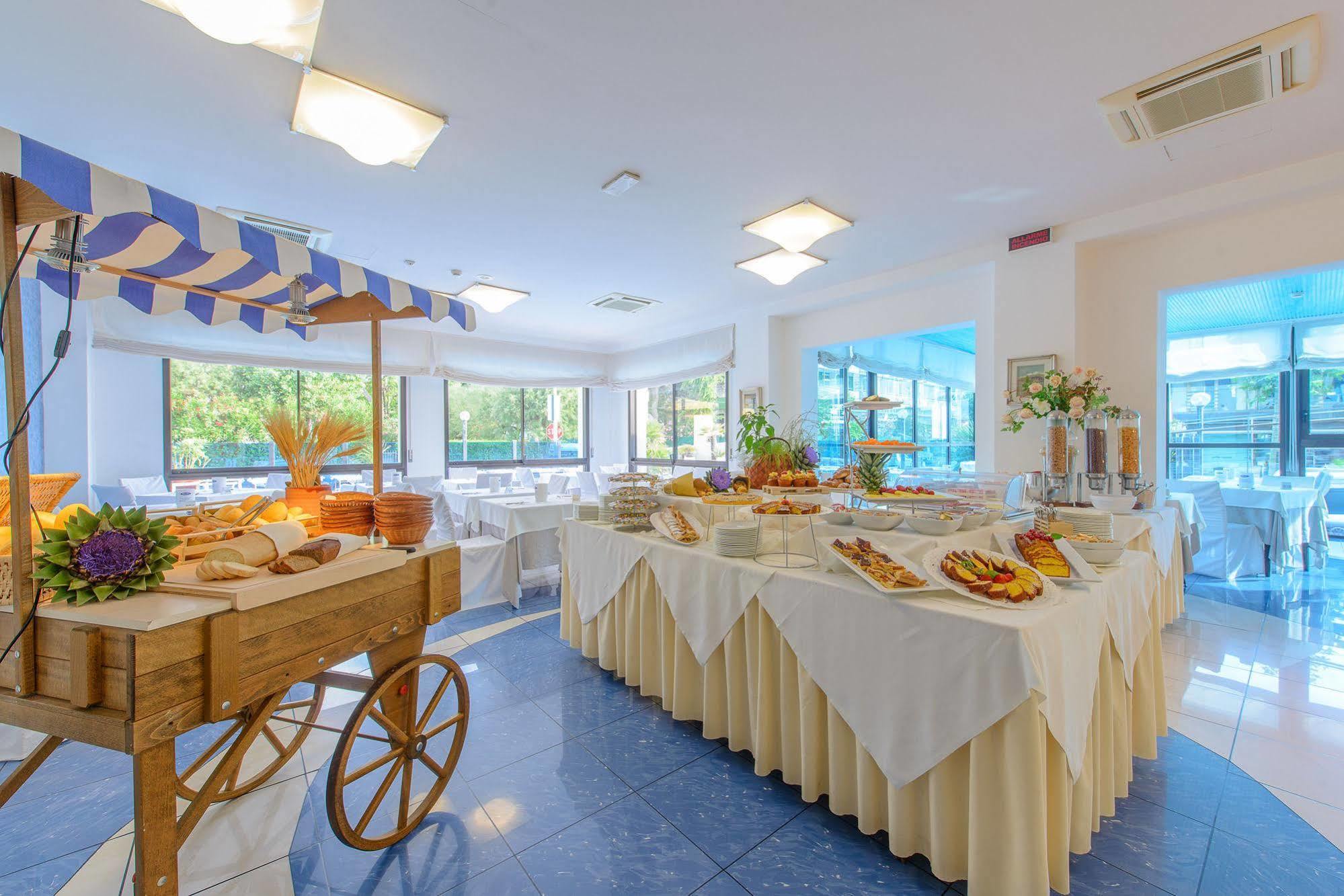 Hotel Giulietta Riccione Exterior foto